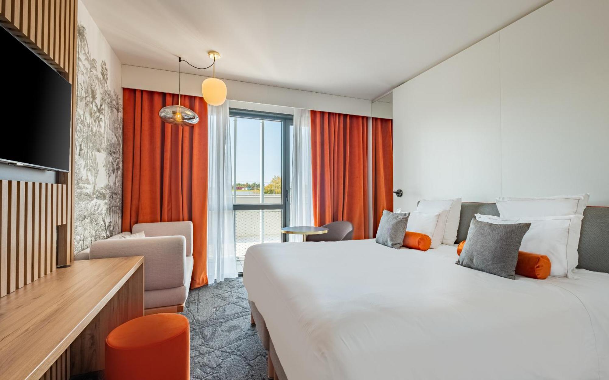 לימונה Golden Tulip Lyon Ouest Techlid Hotel & Spa מראה חיצוני תמונה